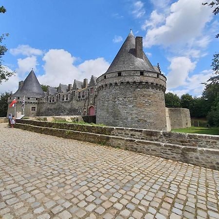 Le Duplex Du Chateau Centre Ville Calme Pontivy Exterior photo